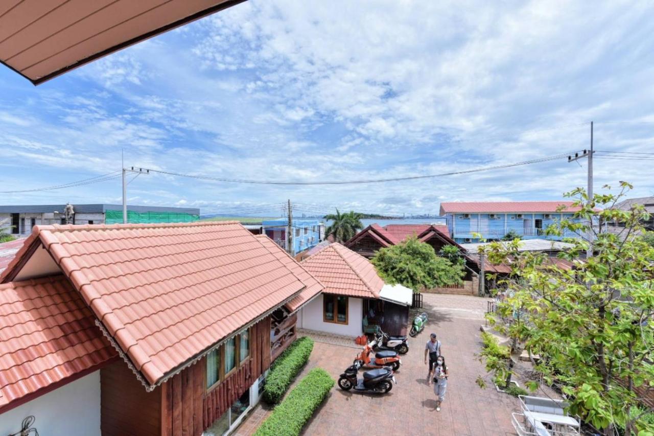 Hotel Baan Virog Koh Larn Exterior foto